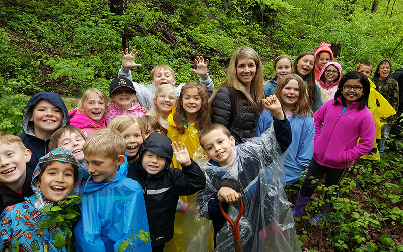 Students from the Mayflower Mill Elementary School on a field trip